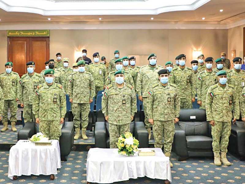 وكيل الحرس الوطني الفريق الركن هاشم الرفاعي وقادة الحرس الوطني خلال التكريم