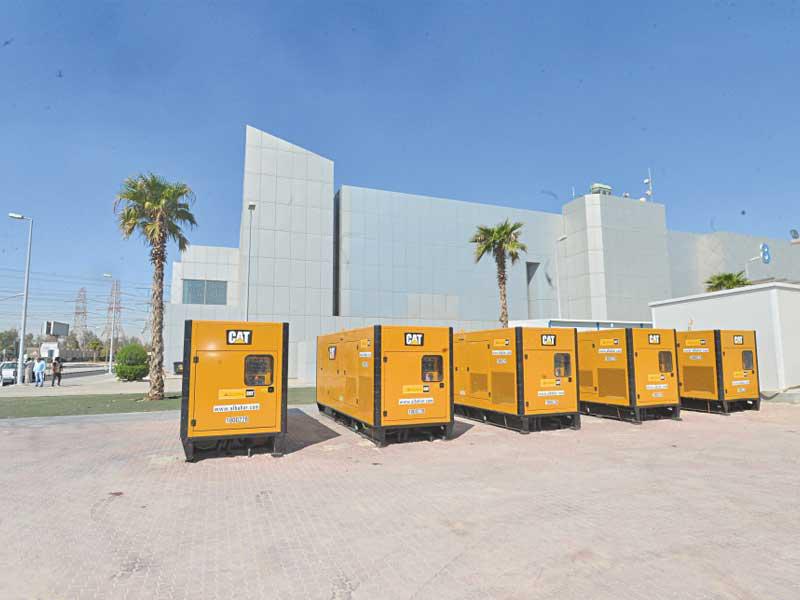 جانب من ايصال التيار للمستشفى الميداني بمشرف 