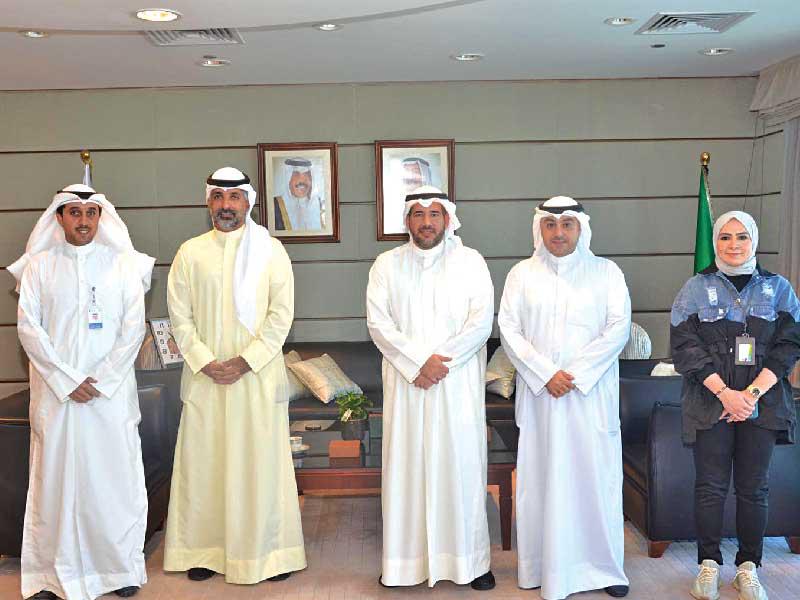 جانب من زيارة موظفي البنك لهيئة البيئة