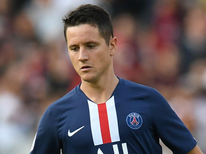 أندير هيريرا لاعب وسط باريس سان جرمان الفرنسي