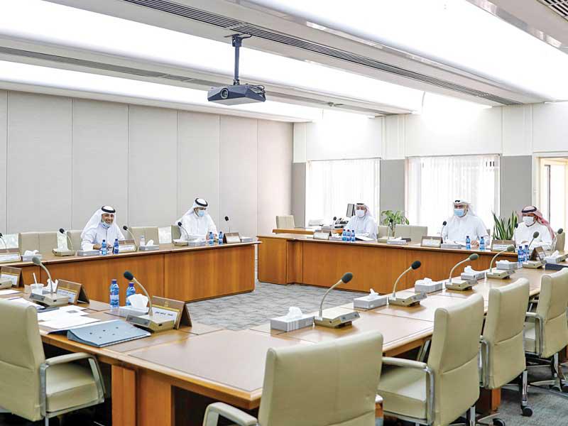  لجنة الشؤون التشريعية والقانونية البرلمانية في اجتماع سابق