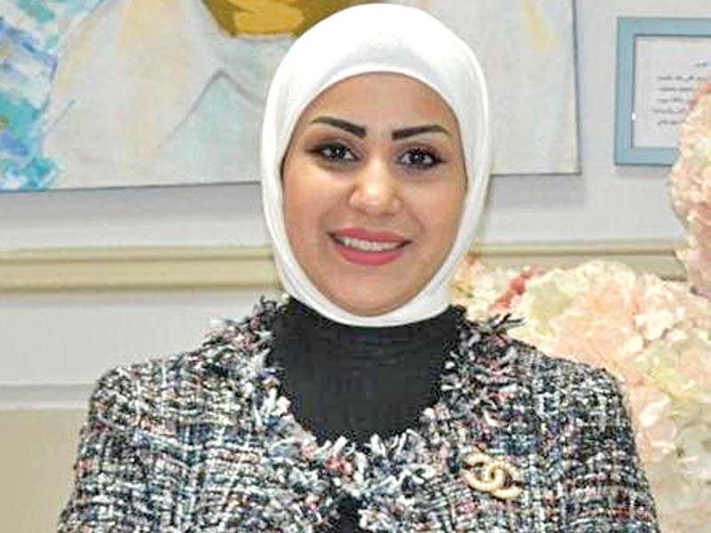 الفنانة التشكيلية دلال الرامزي