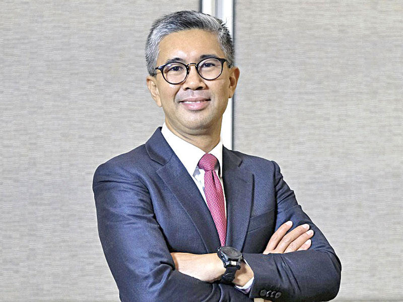 وزير المالية تينكو زفرول عبدالعزيز