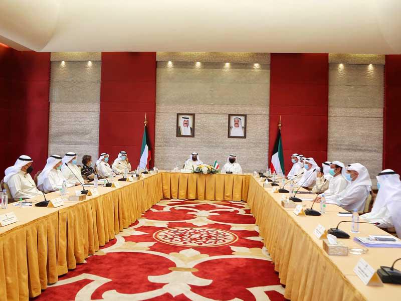 وزير الخارجية وزير الدفاع بالإنابة الشيخ د.أحمد الناصر مترئساً اجتماع مساعدي وزير الخارجية أمسn