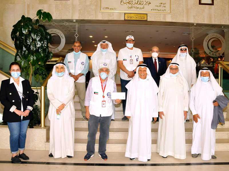 وفد «اتحاد الفنادق» يسلم قيمة تبرعه إلى السايرn