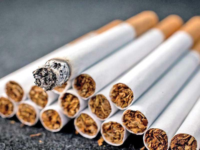 معدلات استهلاك التبغ للرجال في الكويت هي الأعلى