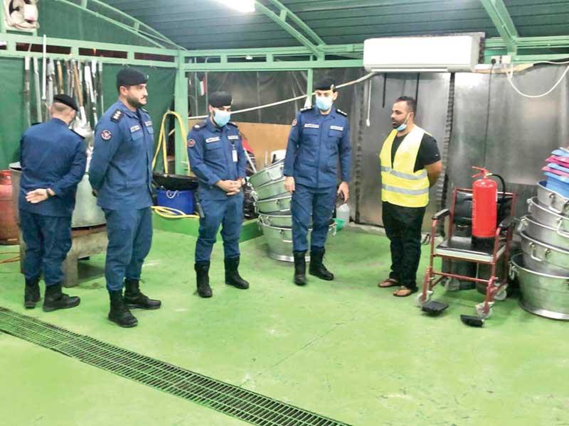 مدير ادارة العمليات المركزية العقيد سعد الأنصاري خلال الجولة