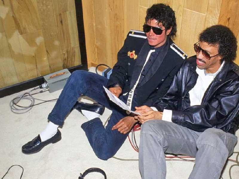 ليونيل ريتشي مع مايكل جاكسون 