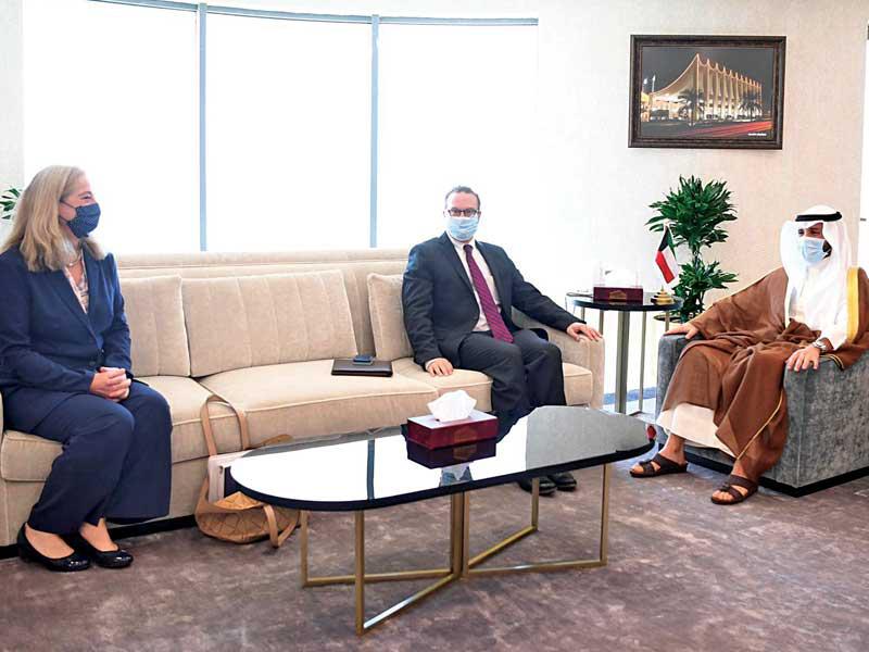 رئيس مجلس الأمة مرزوق الغانم  مساعد مستقبلاً  وزير الخارجية الاميركي لشؤون الشرق الادنى ديفيد شينكر والسفيرة الأميركية أمسn