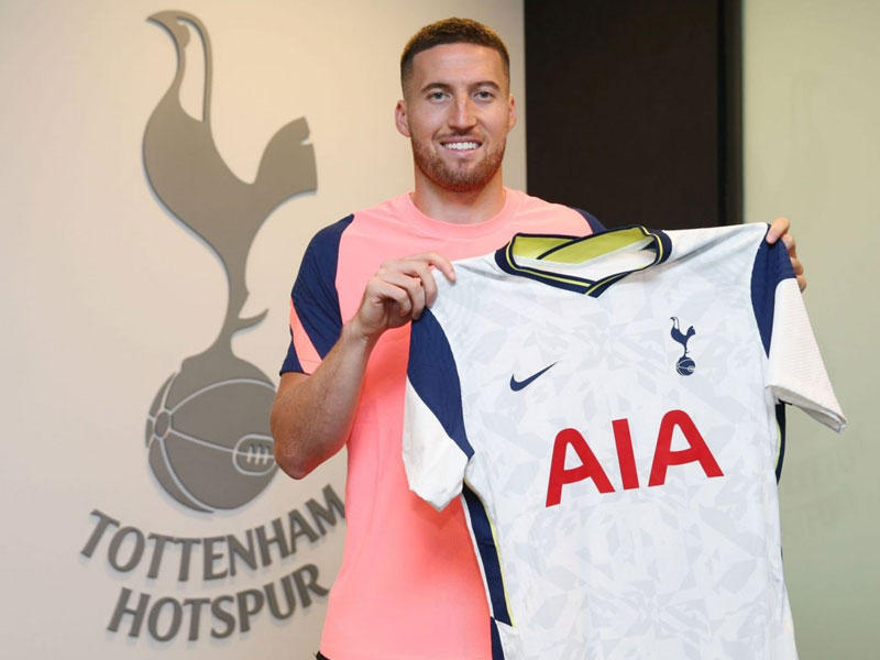 المدافع الأيرلندي الدولي مات دوهيرتي 