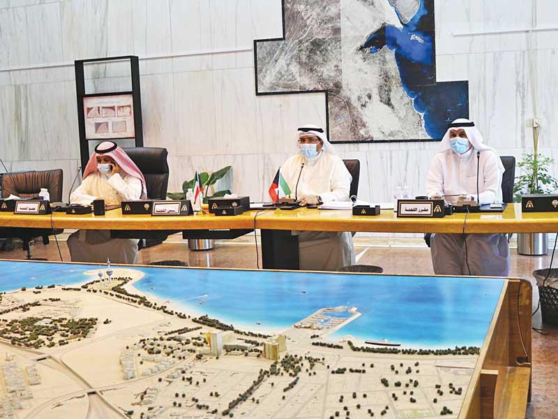 جانب من اجتماع لجنة الجهراء في «البلدي» أمسn