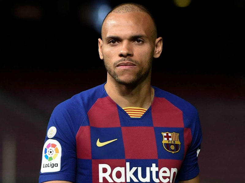 المهاجم الدولي الدنماركي مارتين برايثويت 