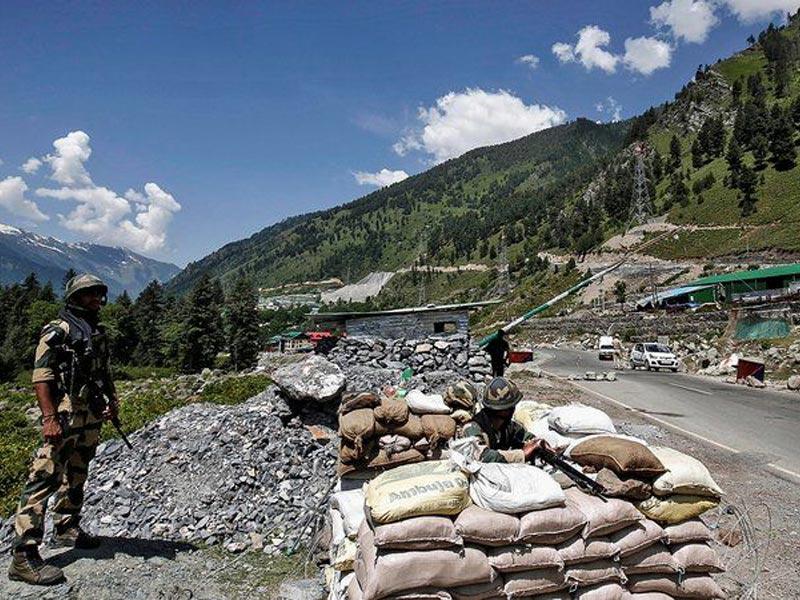 الهند تحتل 4 قمم جبلية في منطقة الحدود المتنازع عليها مع الصين