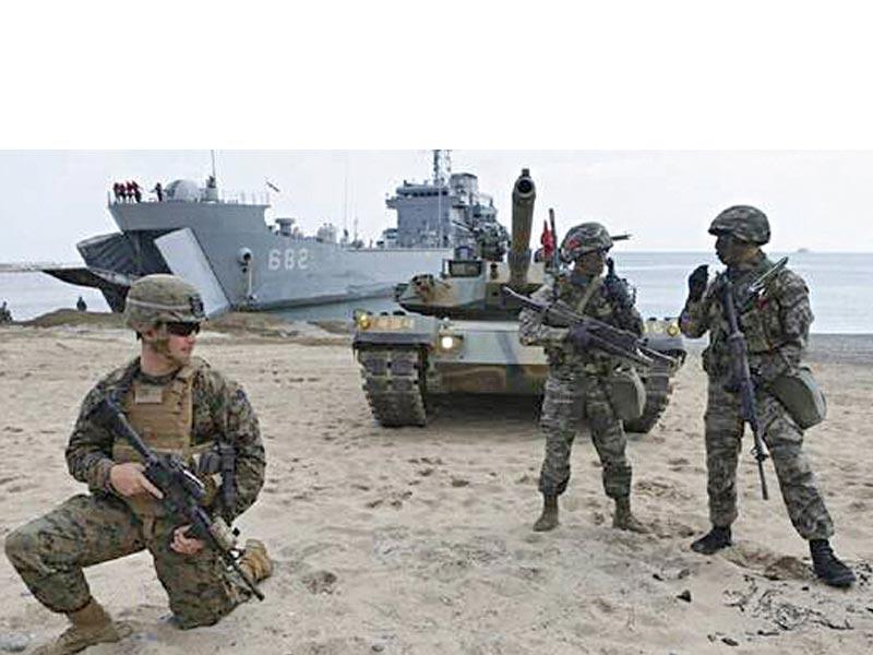 تدريبات أميركية براجمات الصواريخ على حدود روسيا