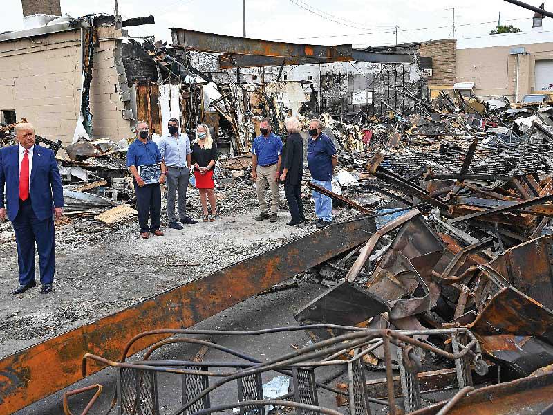 دونالد ترامب يصف احتجاجات مدينة كينوشا بـ «الإرهاب الداخلي»n