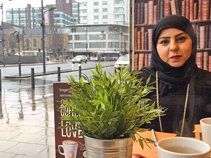 الناقدة الكويتية سعاد العنزي 