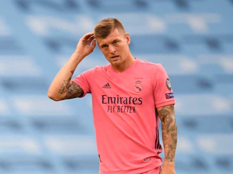 توني كروس لاعب ريال مدريد الإسباني 