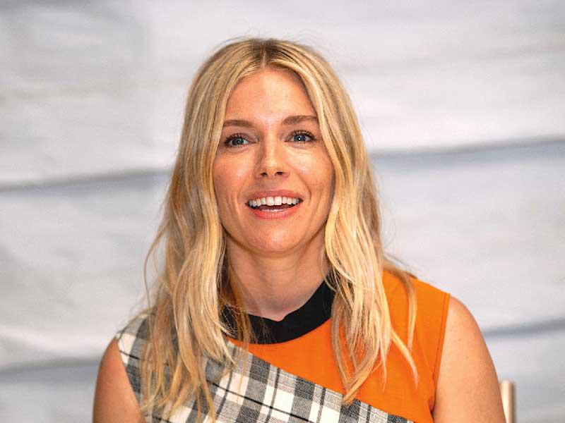 الممثلة الأميركية سينا ميلر