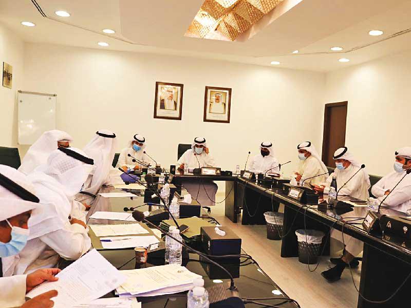 جانب من اجتماع «عاصمة البلدي»