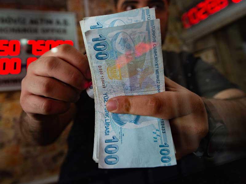 انخفاض سعر صرف الليرة التركية