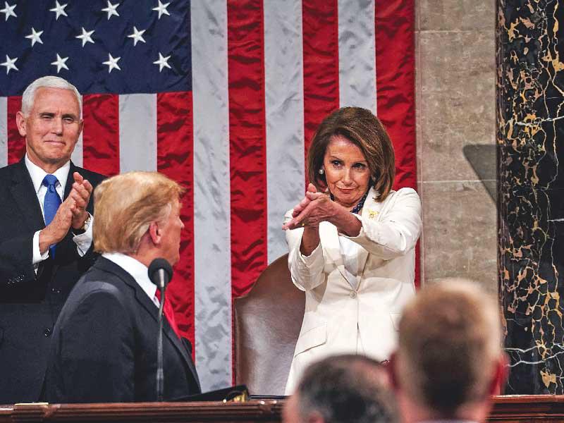 رئيسة مجلس النواب الديمقراطية نانسي بيلوسي والرئيس الأميركي دونالد ترامب