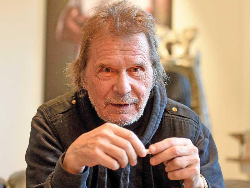 رسام الكارتون الألماني أولي شتاين