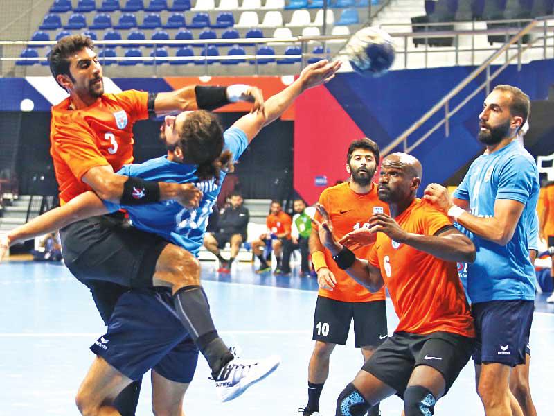 جانب من مباراة السالمية وكاظمة (تصوير جورج رجي)