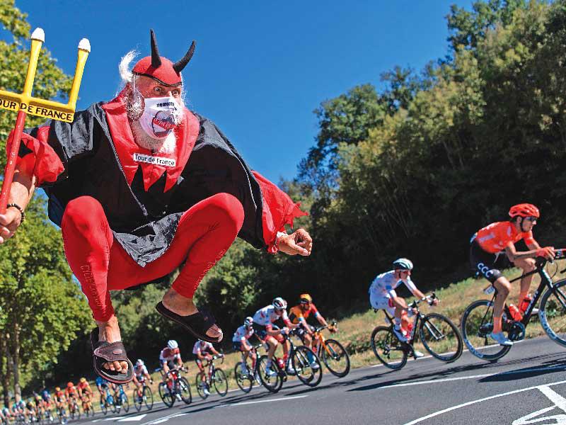 جانب من منافسات المرحلة السابعة بطواف فرنسا