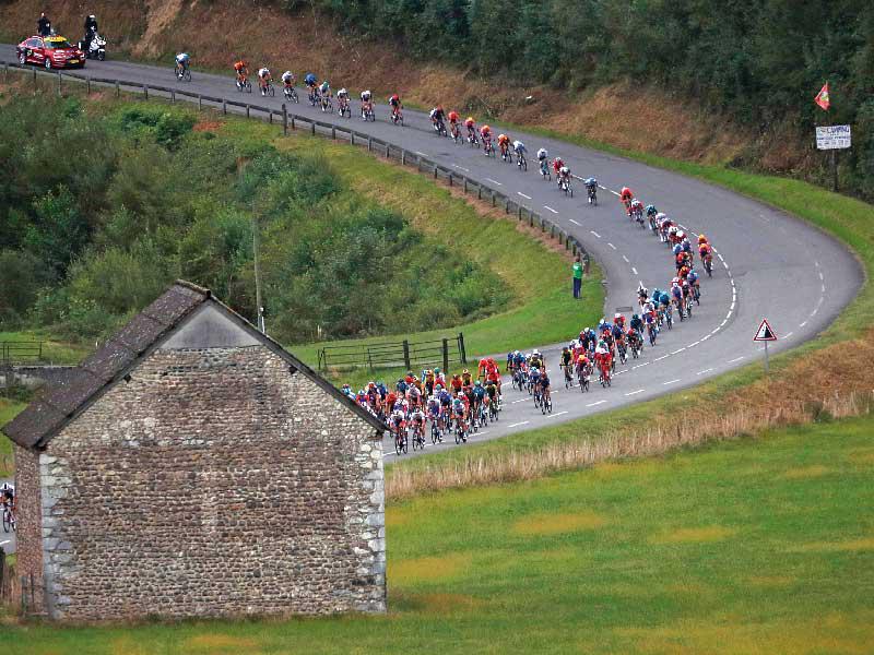 جانب من منافسات طواف فرنسا