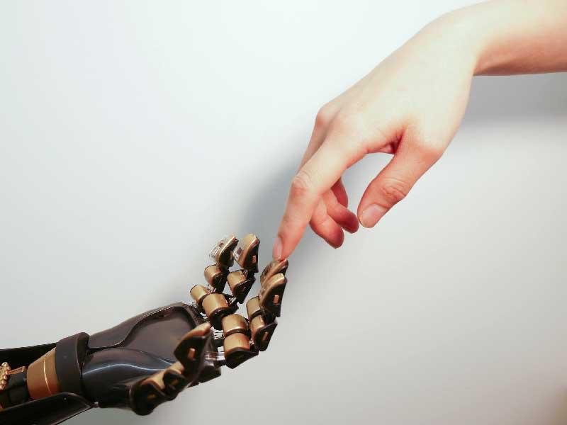 جلد صناعي يشعر بالألم 