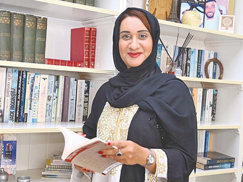 الروائية لولوة المنصوري