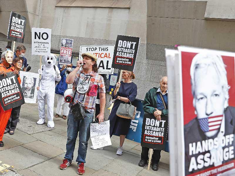 أنصار جوليان أسانج يرفضون تسليمه لواشنطن