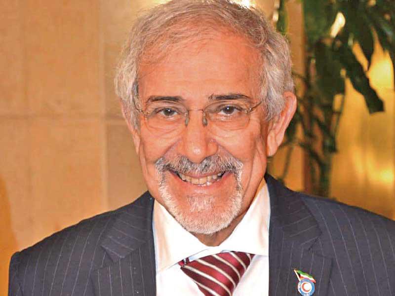 رئيس مجلس إدارة جمعية الهلال الأحمر د. هلال الساير