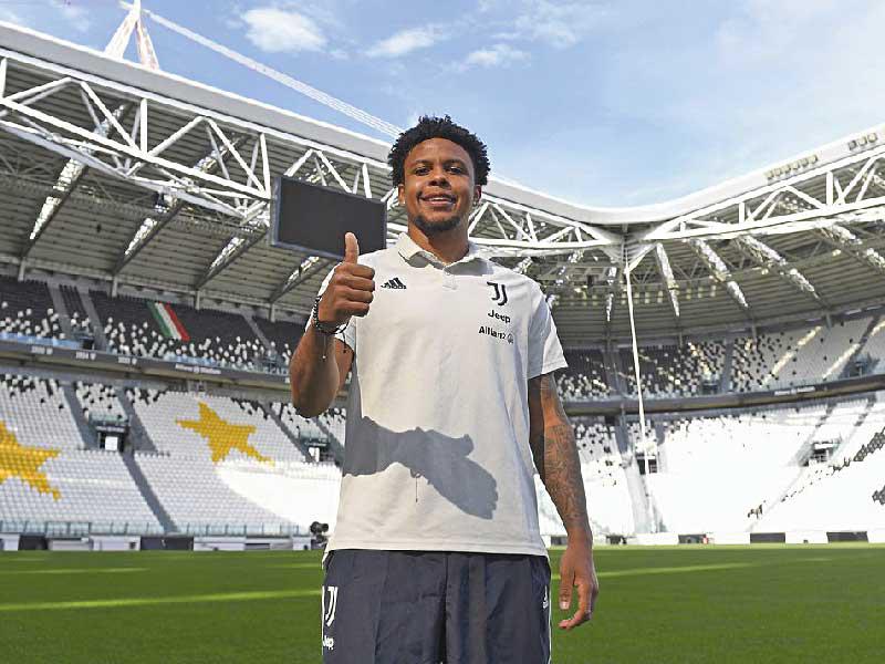 لاعب الوسط الأميركي ويستون ميكاني