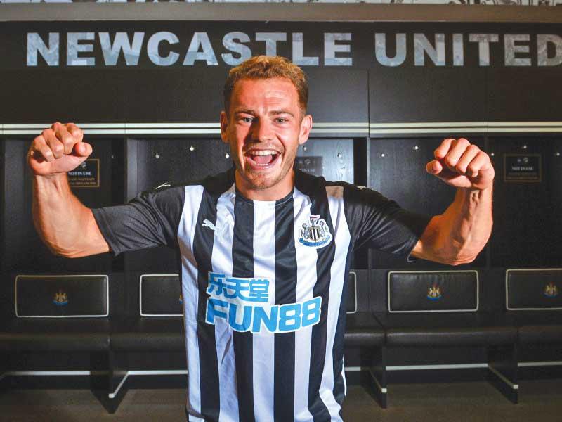 الاسكتلندي الدولي ريان فرازر 