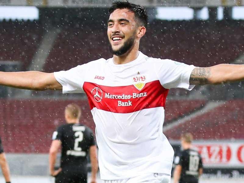 المهاجم الأرجنتيني نيكولاس غونزاليس 