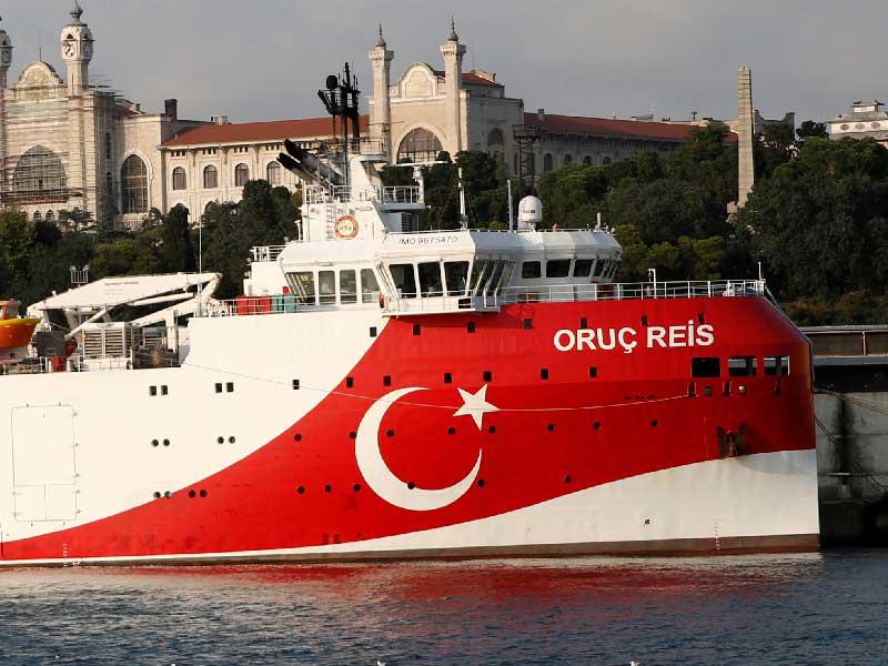 تركيا تناور مع روسيا وتواصل أعمال التنقيب