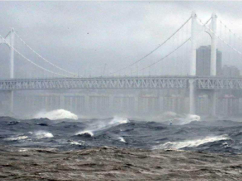  إعصار شديد يضرب كوريا الشمالية