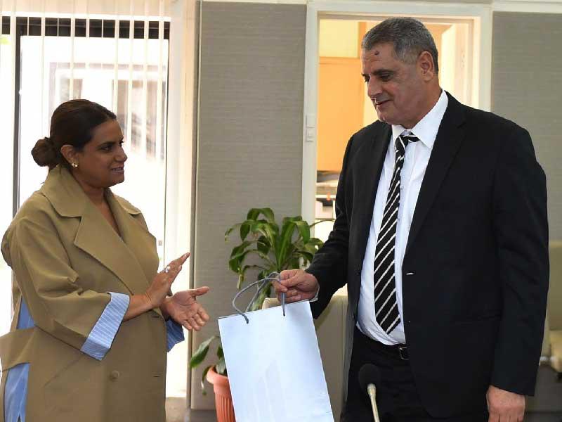 الزمامي تكرّم عباس