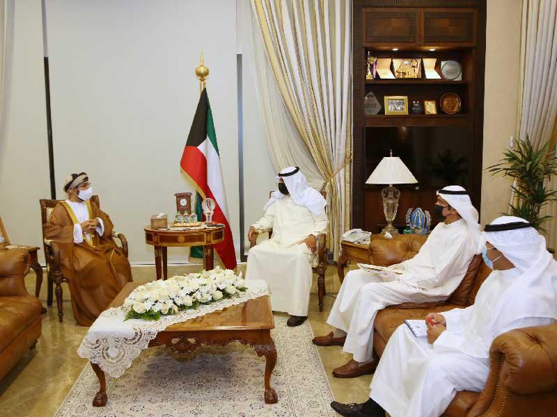 نائب وزير الخارجية خالد الجارالله مستقبلاً السفير العماني أمس