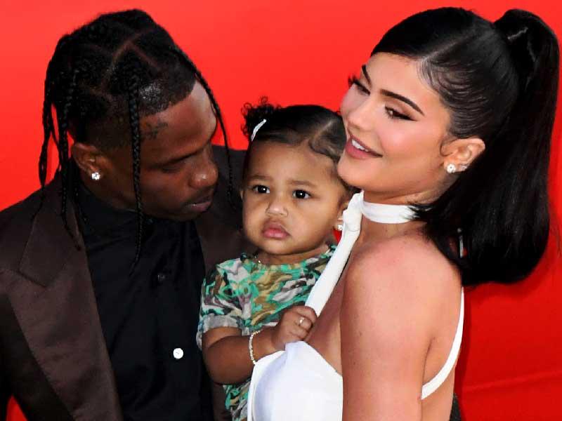 كايلي جينر مع سكوت وابنتهما