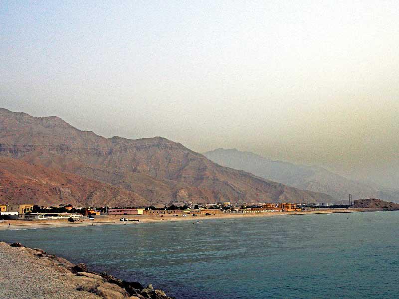 مضيق هرمز ورقة إيران الرابحة والمحفوفة بالمخاطر