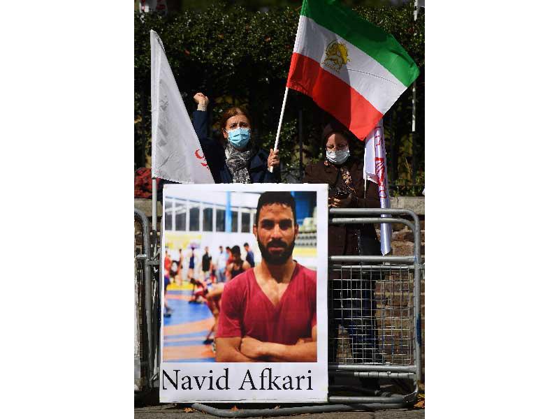 مظاهرة أمام السفارة الإيرانية في لندن ضد إعدام المصارع نافيد افكاري