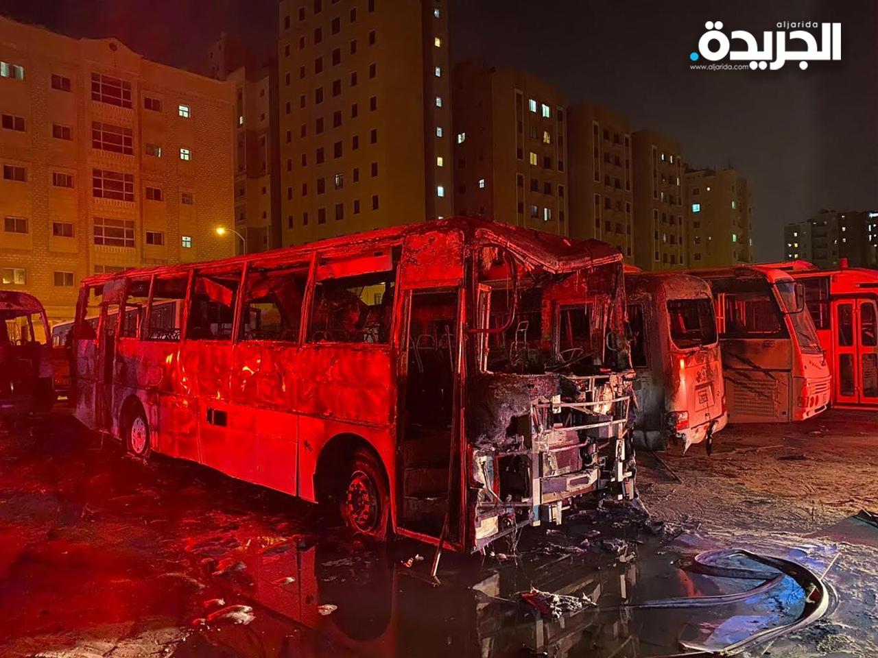 جانب من الحافلات التي التهمتها النيران