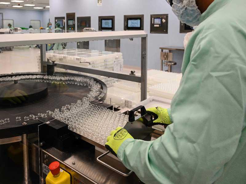  «أسترازينيكا» لقاح كورونا التجريبي 