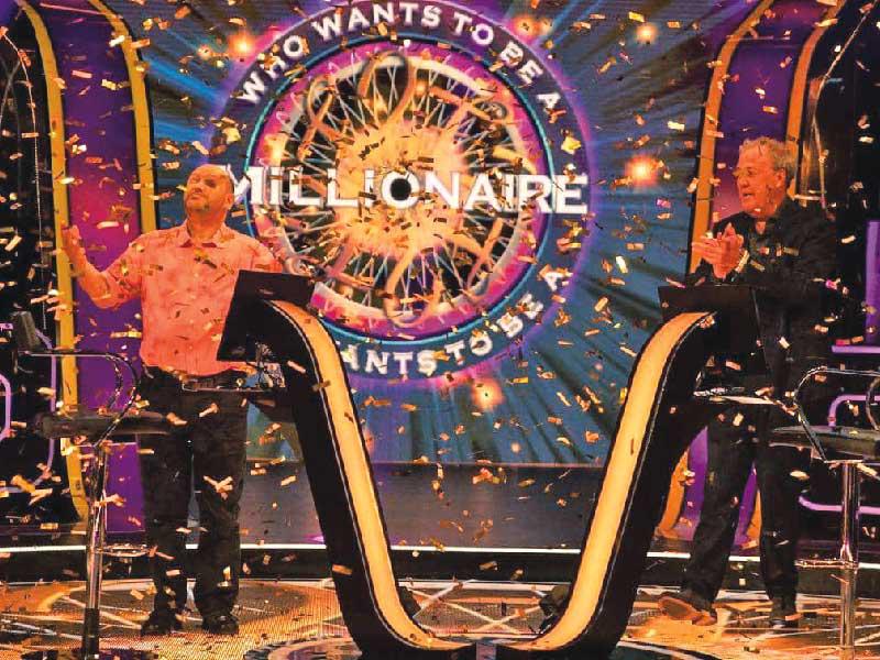 احتفال مسابقة من يريد ان يصبح مليونيرا بالرابح الاول