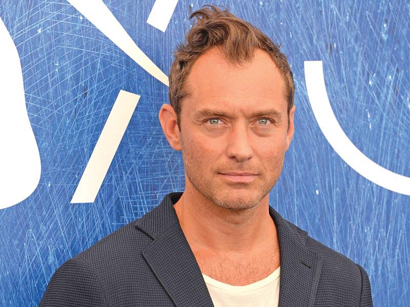 النجم جود لو