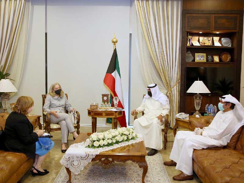 نائب وزير الخارجية خالد الجارالله  مستقبلاً السفيرة الأميركية