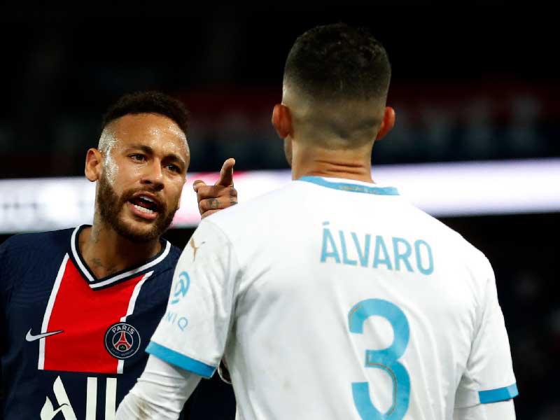 نيمار خلال المشادة مع الفارو