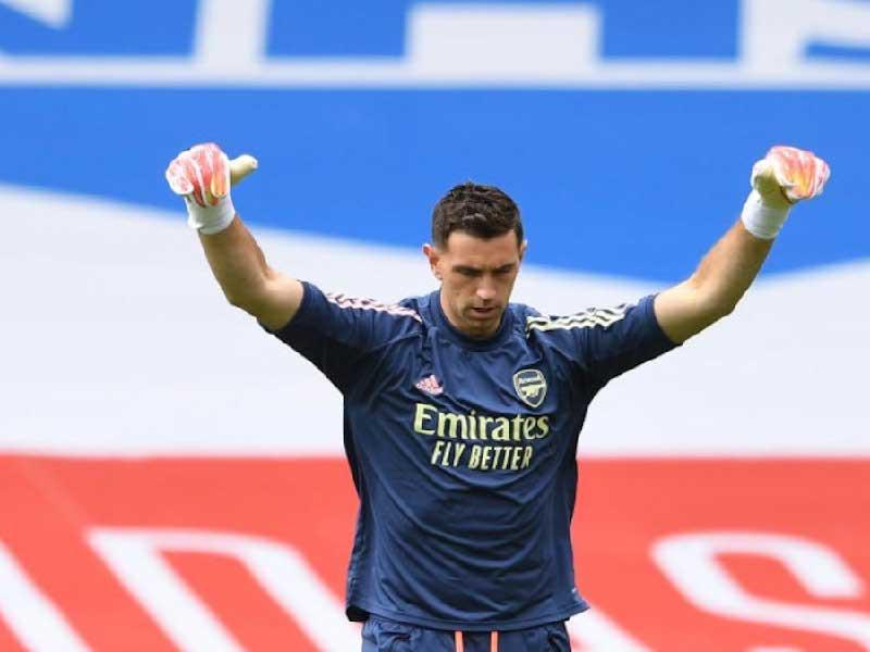 الحارس إميليانو مارتينيز